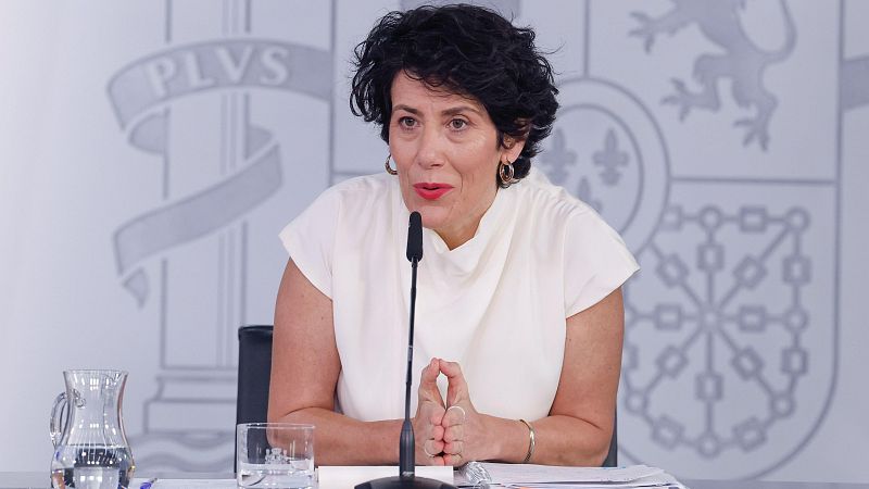 El Gobierno acusa a Feijóo de "irresponsabilidad máxima" por poner en duda la ley de nietos y la regularización de migrantes
