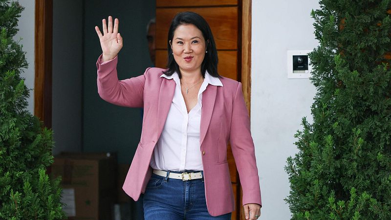 Fujimori se impone a Roberto Sánchez en unas reñidas elecciones y se convierte en la presidenta de Perú
