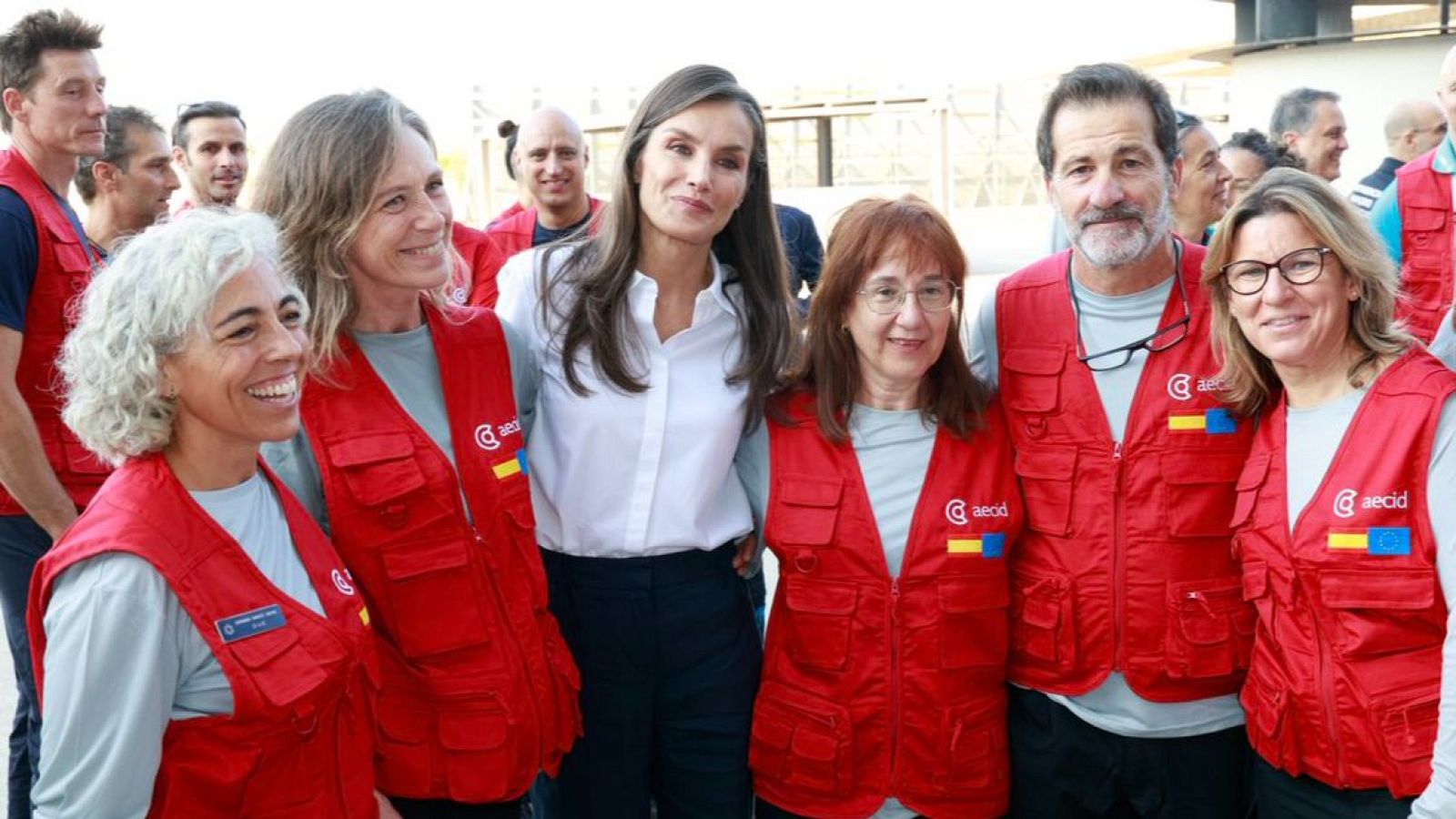 Doña Letizia despide al equipo médico que viaja a Venezuela - Diario 24 | Ver