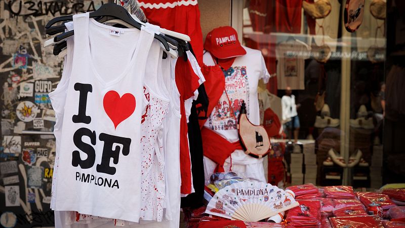 Enamorarse en blanco y rojo: historias de San Fermín