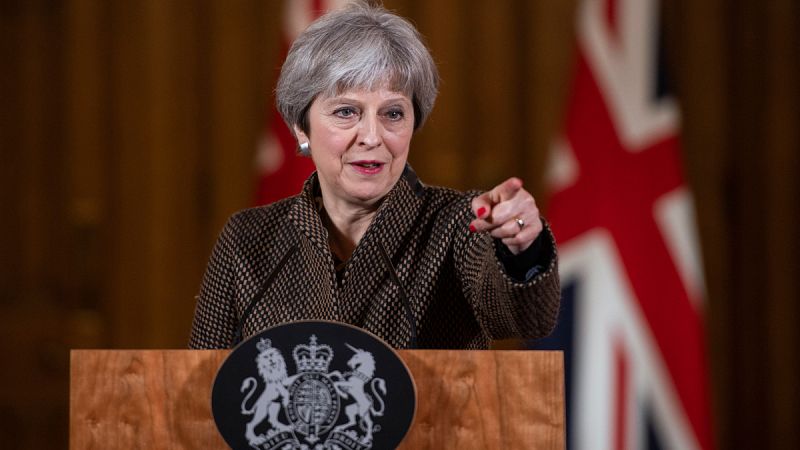 May: "No podemos permitir que se normalice el uso de armas químicas ni en Siria ni en las calles de Reino Unido"