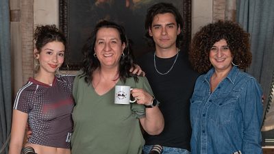 Manuel Gareno, Helena Zumel, Carmen Flores y Teresa Quintero responden preguntas comprometidas en el episodio 17