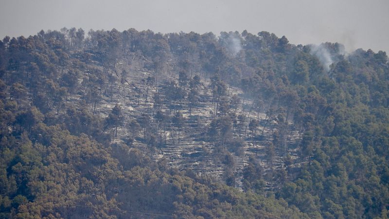 Els Bombers descarten estabilitzar el foc de Sentmenat encara actiu, però amb evolució favorable