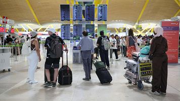 Pasajeros en el aeropuerto Adolfo Su�rez Madrid Barajas