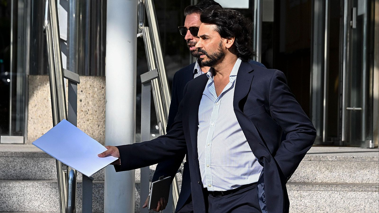 La acusación popular pide investigar a Quirón por un presunto delito fiscal en la causa de la pareja de Ayuso - La hora de La 1 | Ver