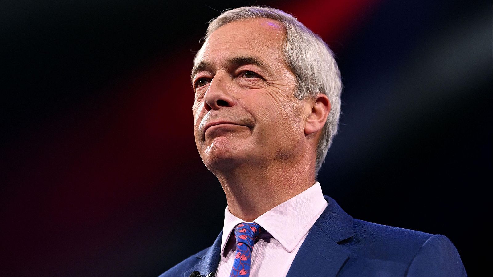 Farage renuncia como diputado para forzar una elección parcial - La tarde en 24h | Ver