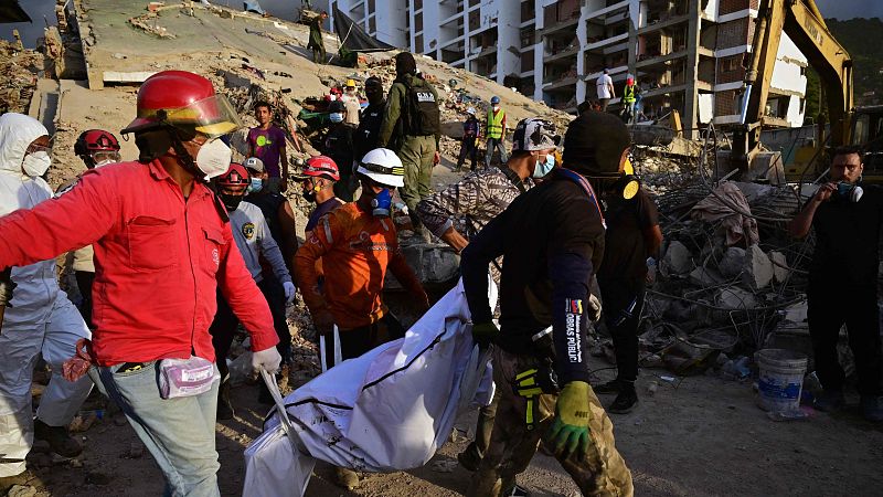 Suben a 3.685 los muertos por los terremotos en Venezuela