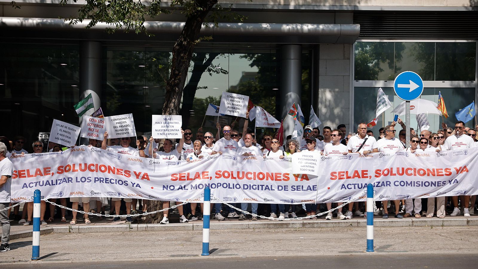 Los loteros piden que el décimo de Navidad pase de 20 a 25 euros - Informativo 24h | Ver