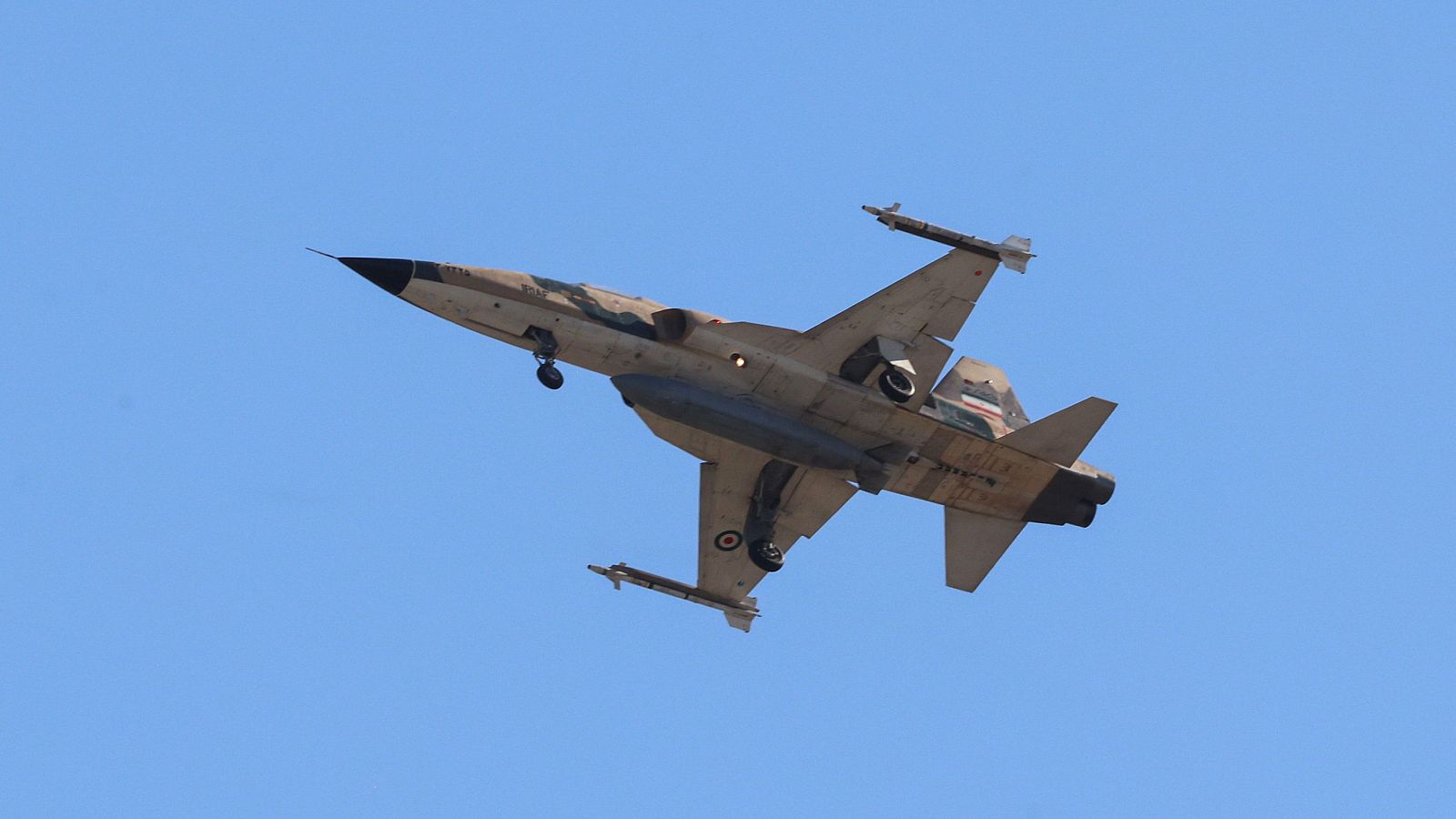 EE.UU. deja al menos 14 muertos en Irán y Teherán responde atacando bases militares estadounidenses en el Golfo