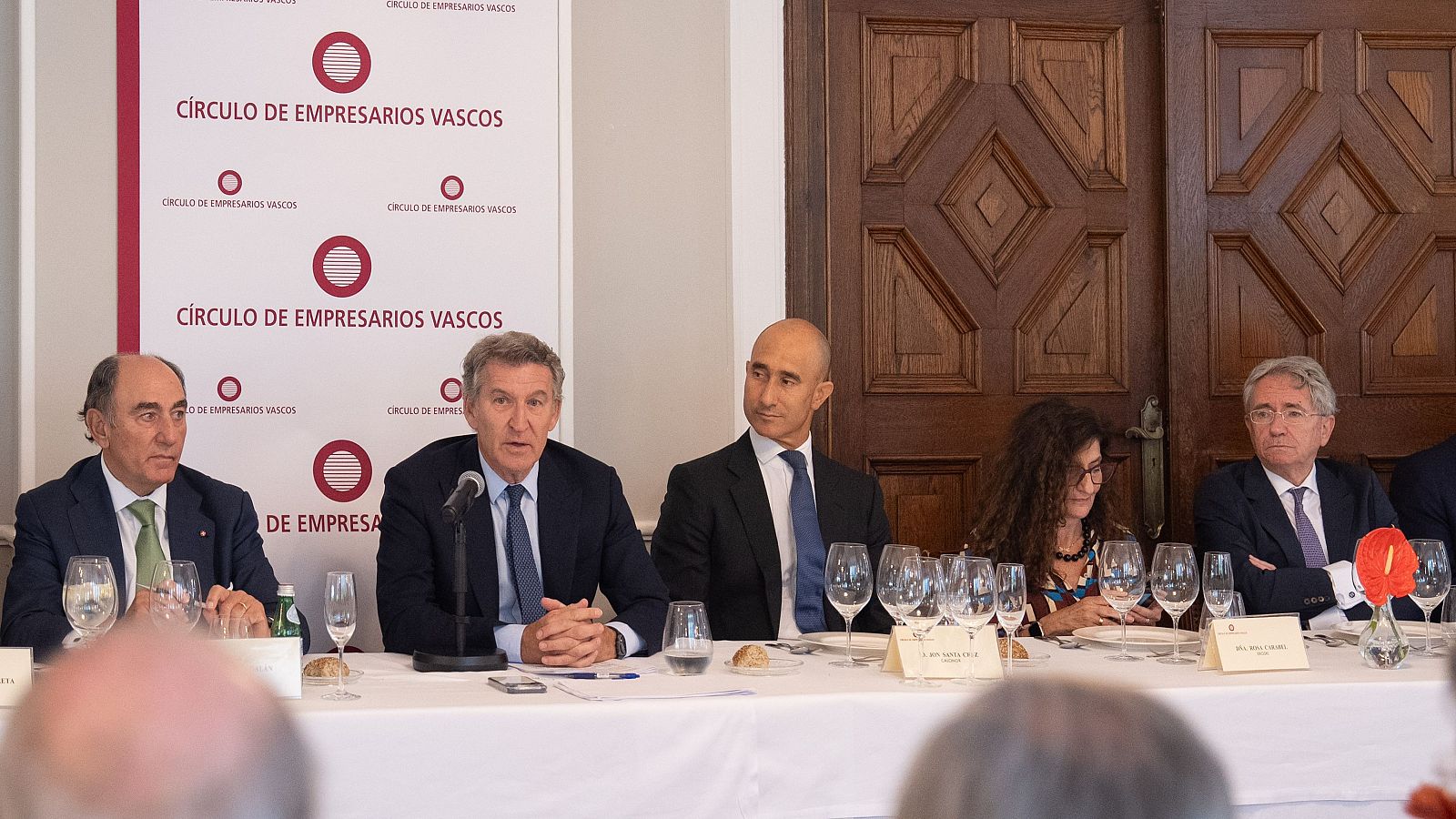 Continúa la polémica tras llamar Feijóo "cancer" a las bajas laborales | Ver