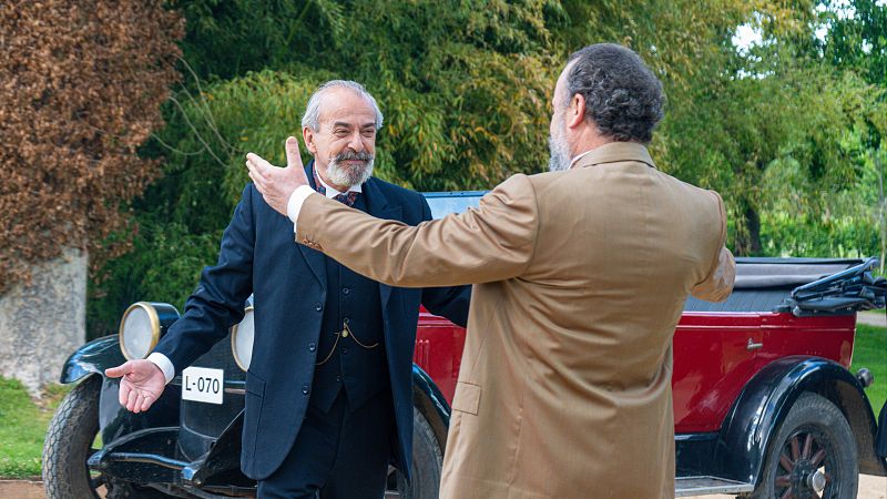 Disfruta de los cap�tulos del 866 al 869 de 'La Promesa': M�ximo llega al palacio acompa�ado de Julio y Tomasa