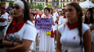 La Plaza del Castillo de Pamplona acoge una concentraci�n contra las agresiones sexuales