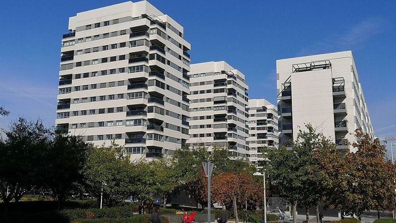 El mercado de la vivienda sigue frenando: las compraventas caen por quinto mes consecutivo