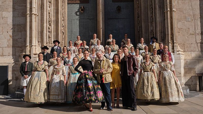'Maestros de la Costura Celebrity' rinde un homenaje a  la indumentaria tradicional valenciana