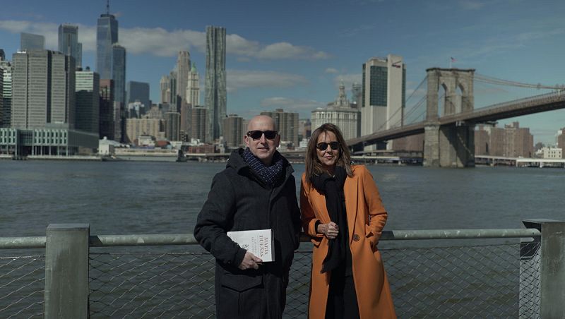 La escritora María Dueñas presenta su nueva novela, 'Las hijas del capitán', en 'Página Dos'