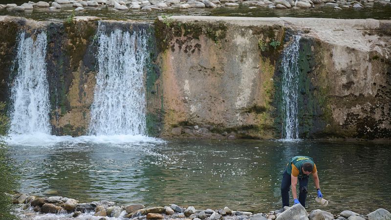 La Guardia Civil investiga la muerte por ahogamiento de una mujer y sus dos hijos menores en la presa de Roncal (Navarra)