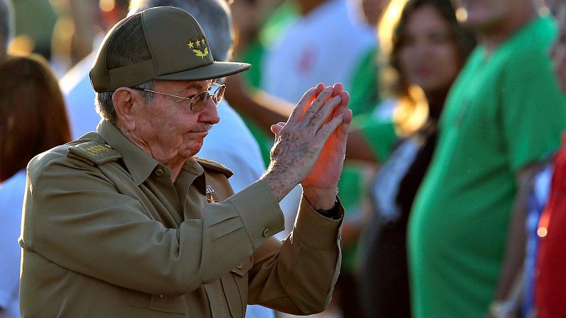 Raúl Castro se aparta del liderazgo para erigirse en árbitro de la política en Cuba