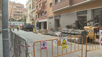 Carrer al Putxet on hi ha els edificis evacuats per l'esfondrament de les obres