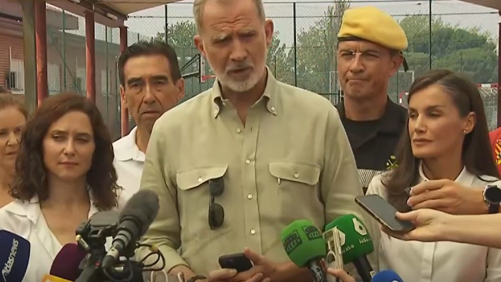 Los reyes visitan a los afectados por los incendios - Fin de semana 24h | Ver