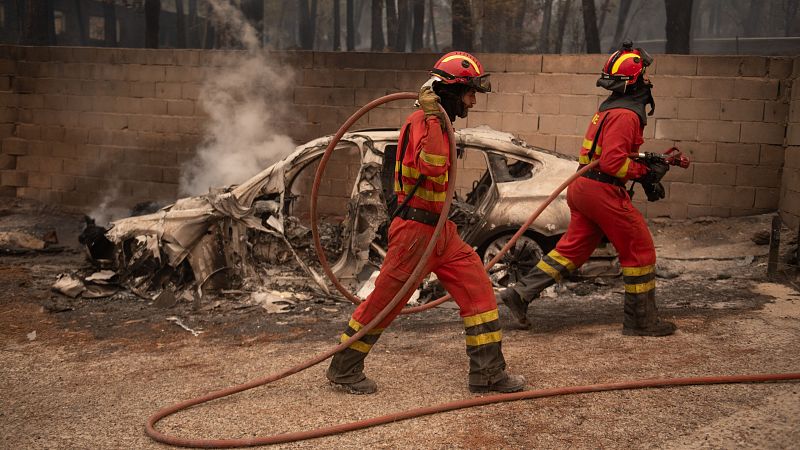 Leve mejoría en los incendios de Madrid y Ávila, que siguen activos y con miles de personas desalojadas