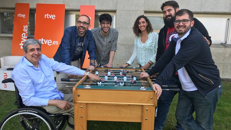 ¡Jugamos al futbolín con el equipo de 'Tablero deportivo'!