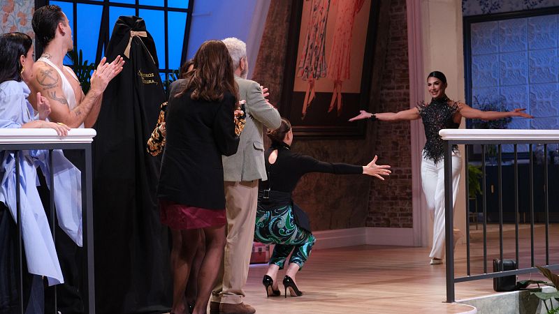 El regreso triunfal de Carmen Farala al taller de 'Maestros de la Costura Celebrity'
