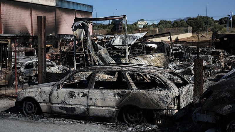 Regresar a casa tras el incendio: "Toda la parcela se ha quemado, pero el fuego no llegó a la casa, ha sido un milagro"