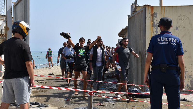 El Gobierno despliega al Ejército en Ceuta para reforzar la seguridad en medio de la crisis migratoria