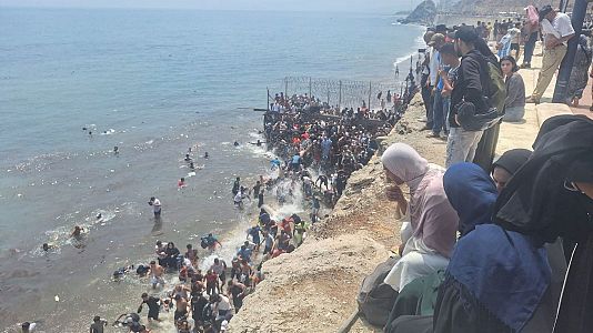Ceuta, hoy en directo la entrada masiva de inmigrantes desde Marruecos