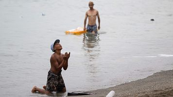 La ley no permite las devoluciones en caliente de los inmigrantes que llegan a nado