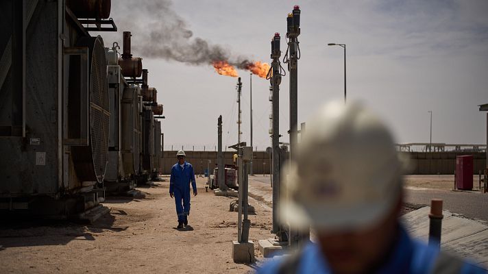 El precio del petr�leo brent sigue escalando con la tensi�n en el mar Rojo y supera la barrera de los 98 d�lares