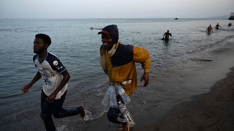 Interior insiste en que no hubo avisos del CNI sobre la crisis migratoria en Ceuta mientras el PP lo pone en duda