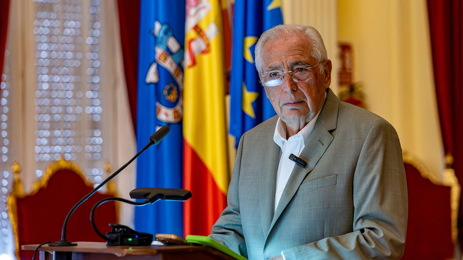 El presidente de Melilla, Juan José Imbroda, ha asegurado que el CNI "había anunciado" lo que iba a ocurrir en Ceuta "y no se le hizo caso", y ha cargado contra el Gobierno de Pedro Sánchez.