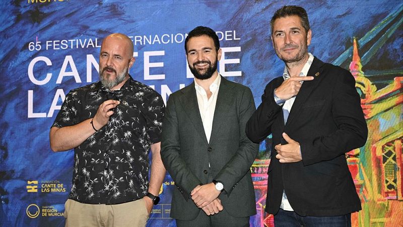 'La Revuelta' y Carlos del Amor reciben el 'Castillete de Oro' del Festival Internacional del Cante de las Minas