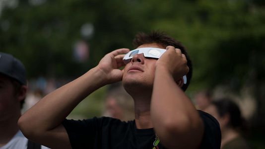 �A qu� hora habr� oscuridad total en cada provincia de Espa�a el d�a del eclipse solar?