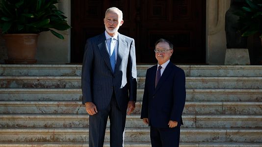 El rey Felipe VI recibe al presidente ceut�, Juan Jes�s Vivas, este jueves en el Palacio de Marivent en Palma de Mallorca.
