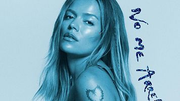 Karol G perrea entre lágrimas en su nuevo disco en donde samplea 'Porque te vas' de Jeanette
