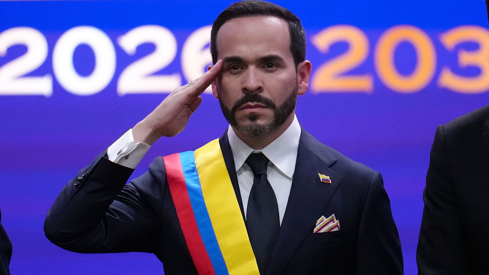 El ultraderechista Abelardo de la Espriella es investido presidente de Colombia en sustitución de Gustavo Petro