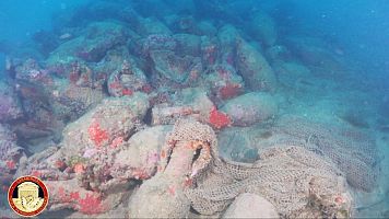 Descubren un pecio de época romana con cientos de ánforas en el mar de Sicilia
