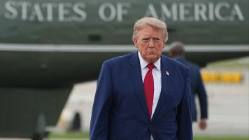 Trump retira los fondos para procedimientos de transici�n de g�nero en menores al considerarlos "pr�cticas b�rbaras"