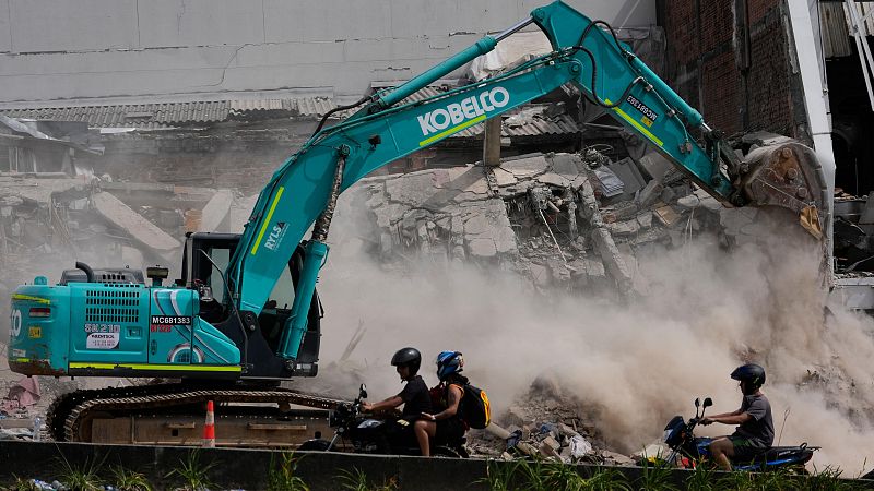 Colombia se prepara para recibir la ayuda internacional mientras sigue buscando supervivientes del terremoto