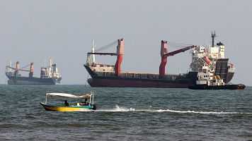 Irán y EE.UU. se disputan el control de Ormuz mientras los hutíes vuelven a amenazar la salida saudí por el mar Rojo