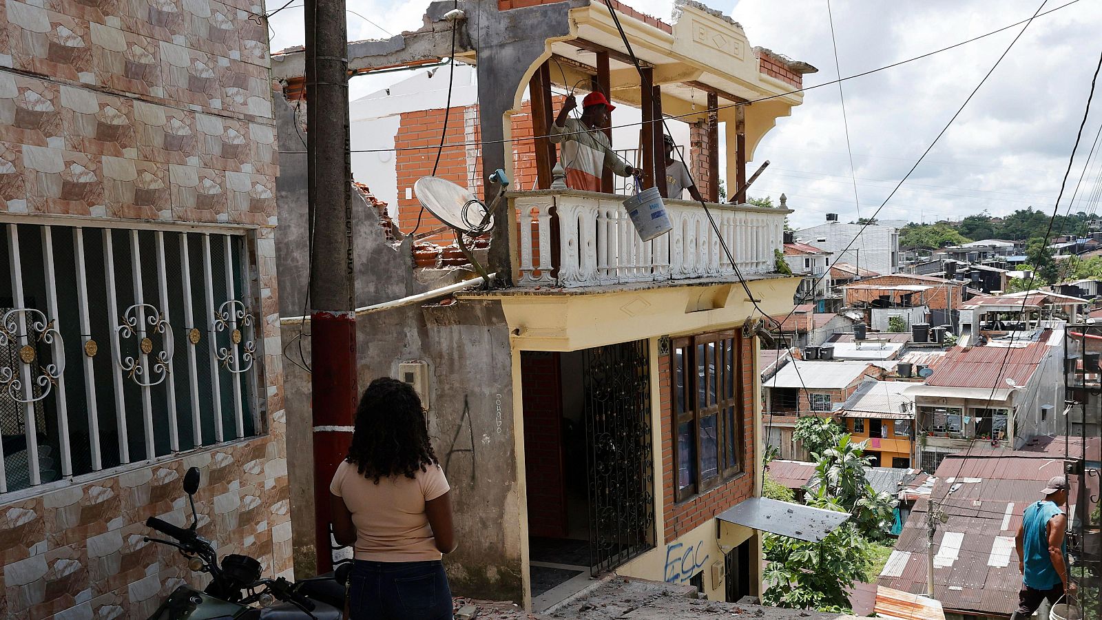 Disminuye la esperanza de encontrar supervivientes en Colombia - Informativo 24h | Ver