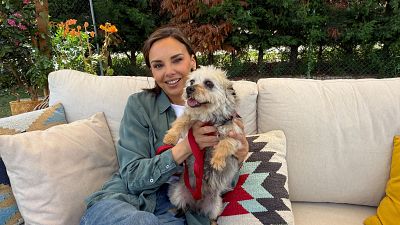 Elena llega a ?Dog House? en busca de un perrito que la vuelva a ilusionar: ?La podr�n hundir muchas veces, pero resurgir� m�s fuerte?