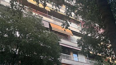 El preu del lloguer d'habitacions a Barcelona frena, però continua disparat