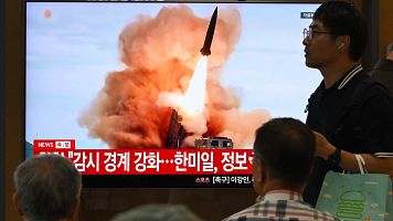 Corea del Norte lanza diez misiles balísticos en aguas japonesas y Corea del Sur le exige parar la "provocación"