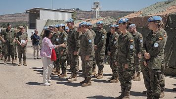 Robles visita a los cascos azules de Líbano en el 20 aniversario de la participación española en la misión