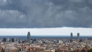 Cielo encapotado en Barcelona en una imagen de archivo