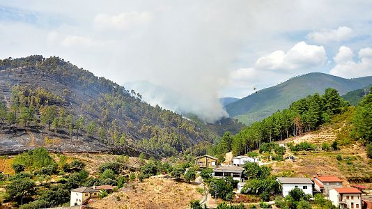El fuego de Las Hurdes evoluciona de forma favorable con retorno de vecinos a sus casas y alquer�as desconfinadas