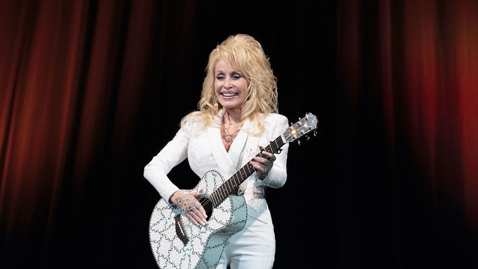 Muere la estrella del 'country' Dolly Parton, a los 80 años - Canal 24h | Ver vídeo